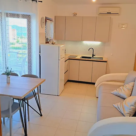 Kresan Soline 2 Apartment *