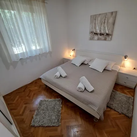 Kresan Soline 2 Apartment Sukosan